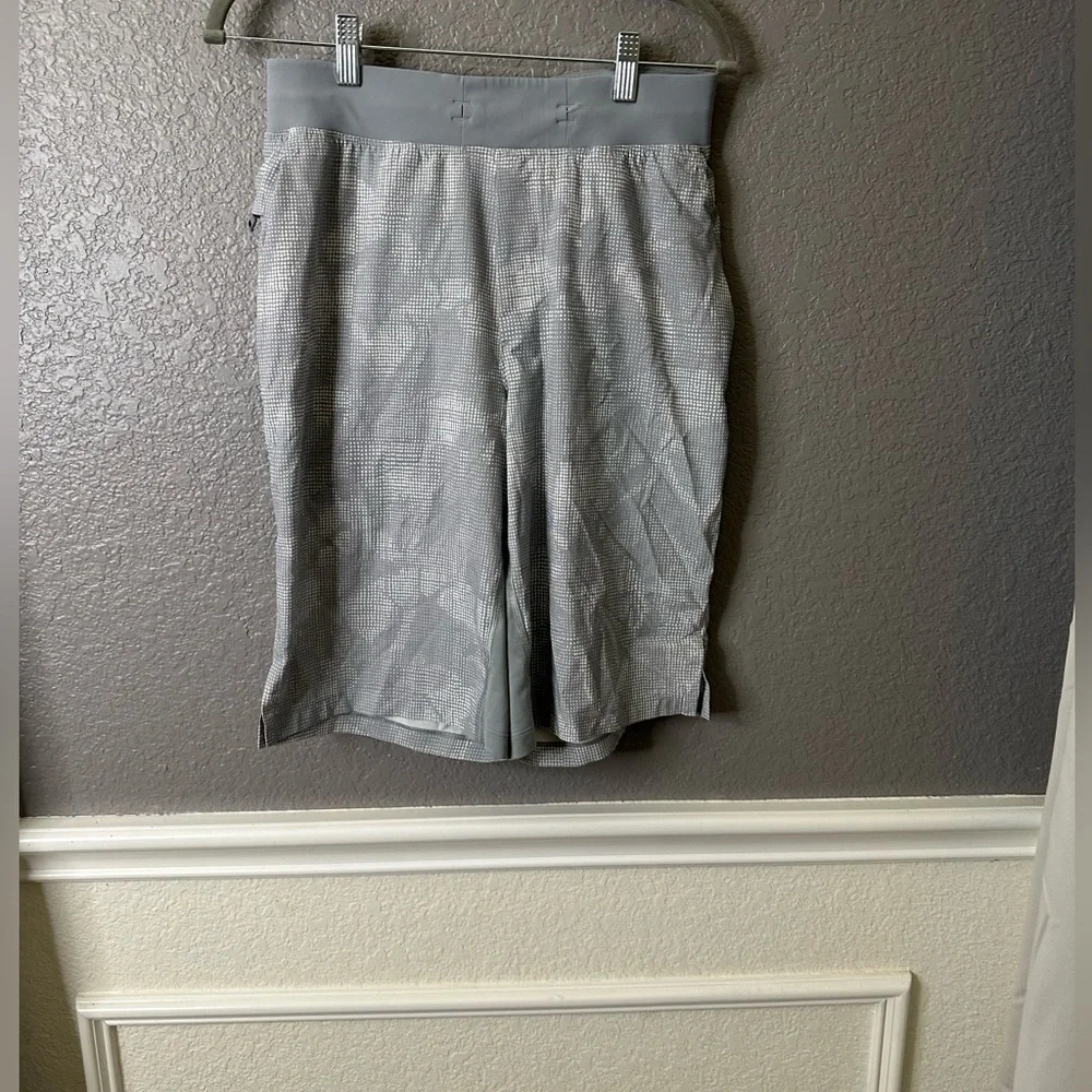 Lululemon Men’s T.H.E. Short Linerless 11” size‎ small